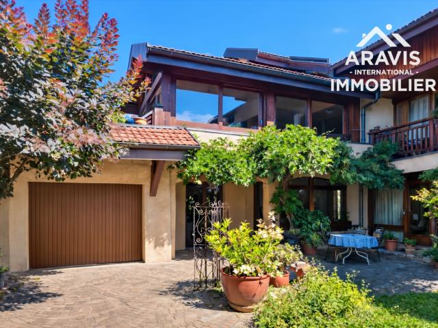 Maison 8 pièces 266 m²