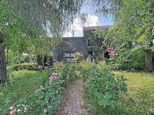 Maison 8 pièces 267 m²