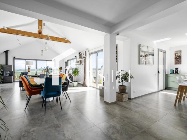 Maison 8 pièces 267 m²