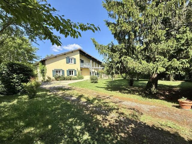Maison 8 pièces 268 m²