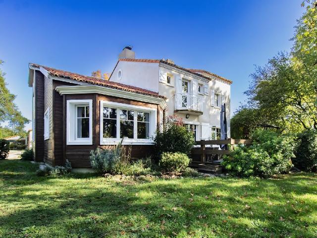 Maison 8 pièces 268 m²