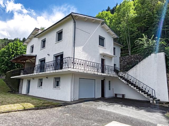 Maison 8 pièces 268 m²