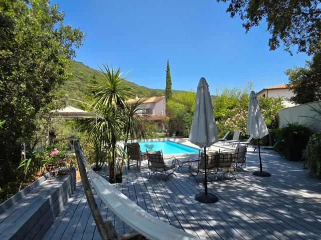 Maison 8 pièces 268 m²