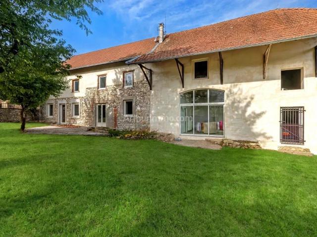 Maison 8 pièces 268 m²