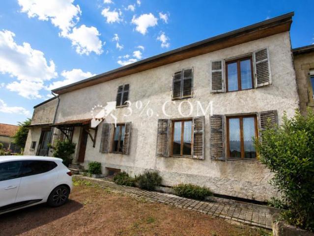 Maison 8 pièces 269 m2 6 chambres Hangar Jardin