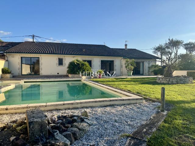 Maison 8 pièces 269 m²