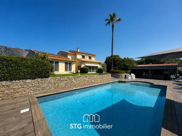Maison 8 pièces 269 m²