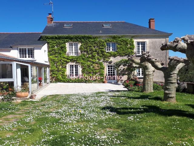 Maison 8 pièces 260 m²
