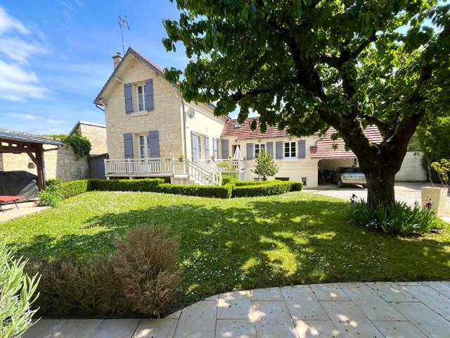 Maison 8 pièces 260 m²