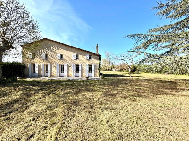 Maison 8 pièces 260 m²