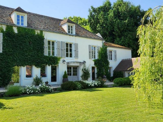 Maison 10 pièces 330 m²
