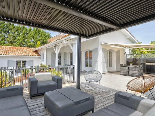 Maison 8 pièces 260 m²