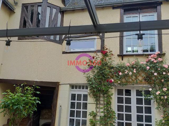 Maison 8 pièces 260 m²