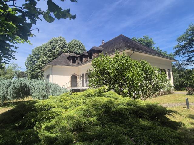 Maison 8 pièces 260 m²