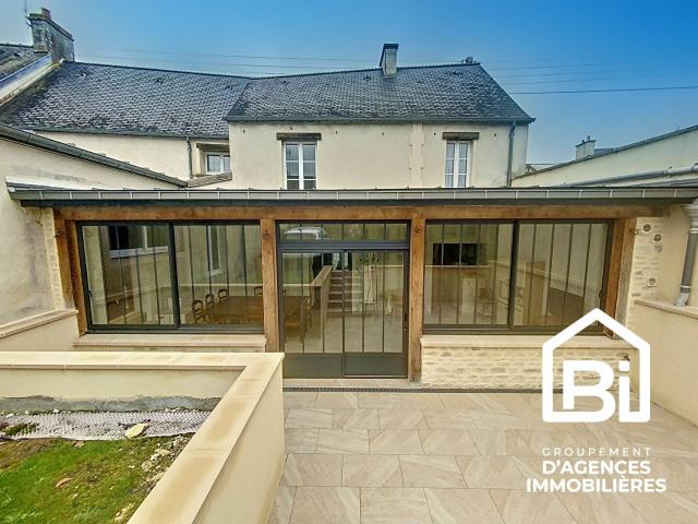 Maison 10 pièces 260 m²