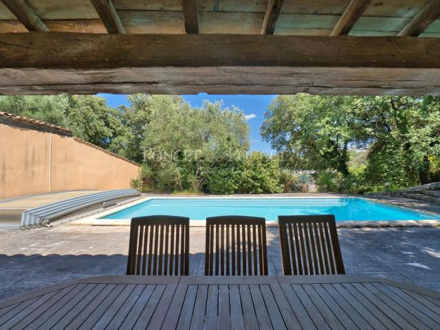 Maison 8 pièces 260 m²