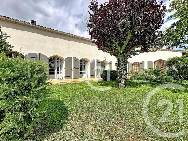 Maison 8 pièces 260 m²