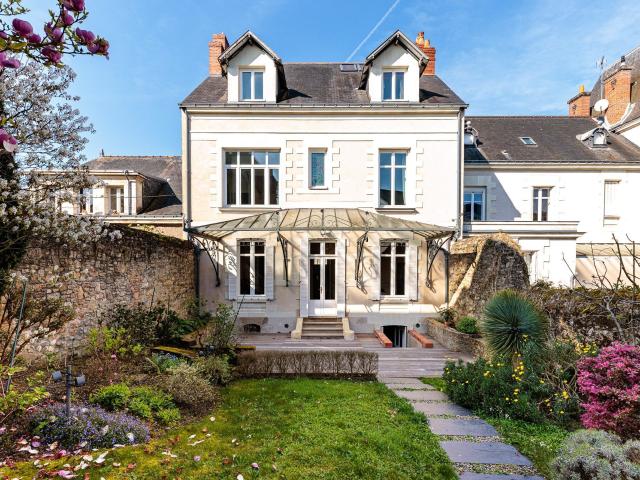 Maison 8 pièces 260 m²