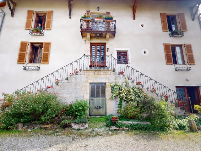 Maison 8 pièces 260 m²