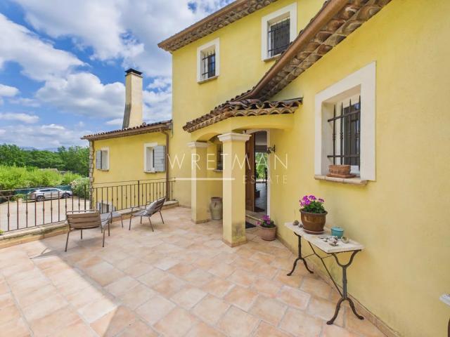 Maison 6 pièces 260 m²