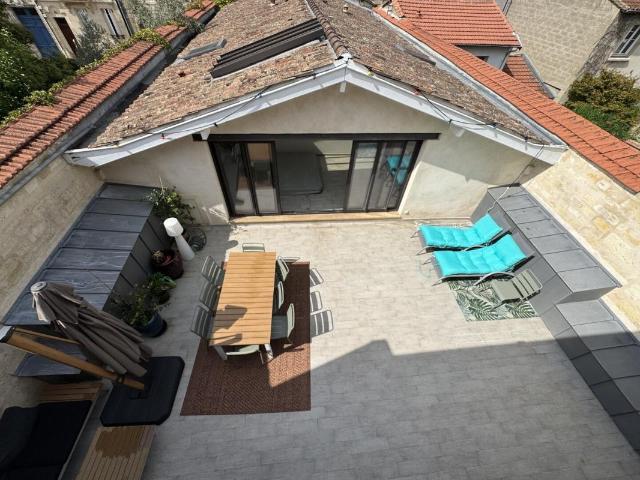Maison 8 pièces 260 m²