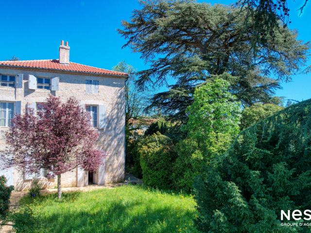 Maison 8 pièces 260 m²