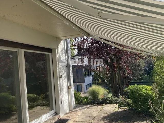 Maison 8 pièces 260 m²