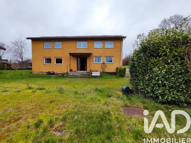 Maison 8 pièces 261 m²