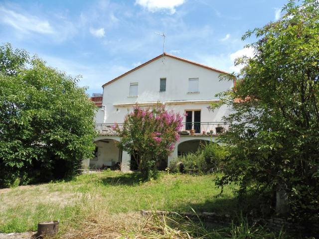 Maison 8 pièces 261 m²