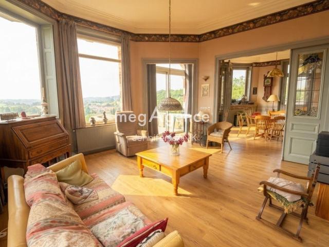 Maison 9 pièces 262 m²