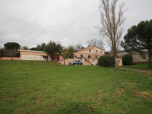 Maison 8 pièces 262 m²