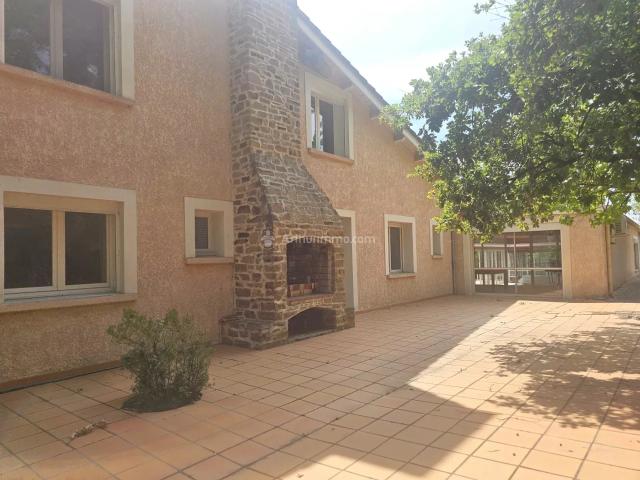 Maison 8 pièces 262 m²