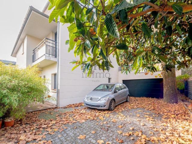 Maison 8 pièces 263 m²
