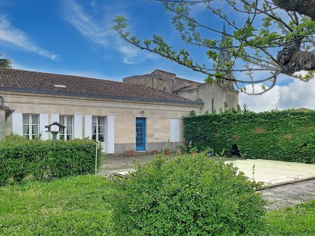 Maison 8 pièces 263 m²