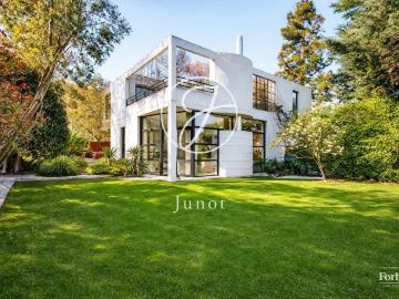 Maison 8 pièces 263 m²