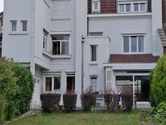 Maison 8 pièces 274 m²
