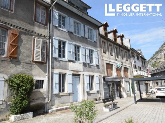 Maison 8 pièces 274 m²