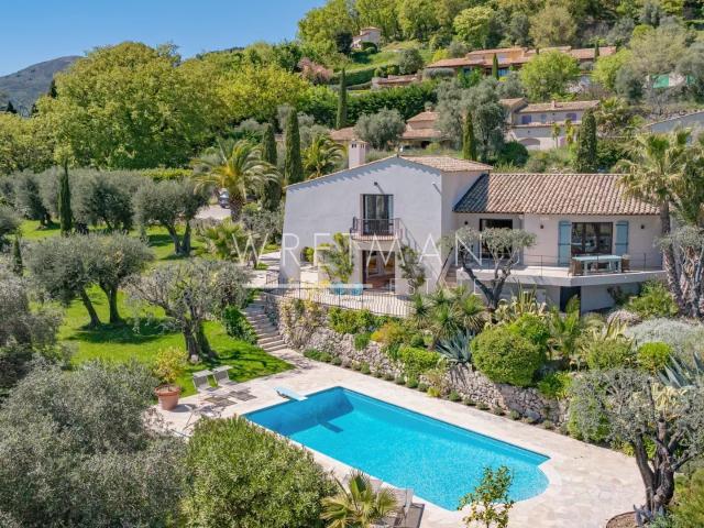 Maison 8 pièces 274 m²