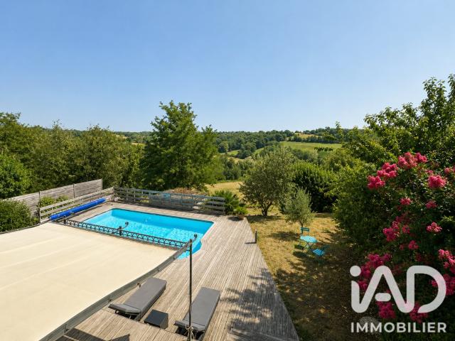 Maison 8 pièces 275 m²