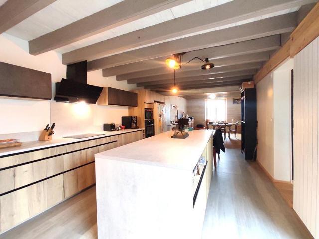 Maison 8 pièces 275 m²