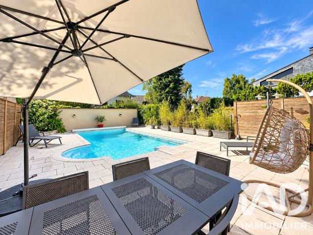 Maison 8 pièces 275 m²