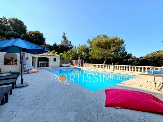 Maison 8 pièces 275 m²