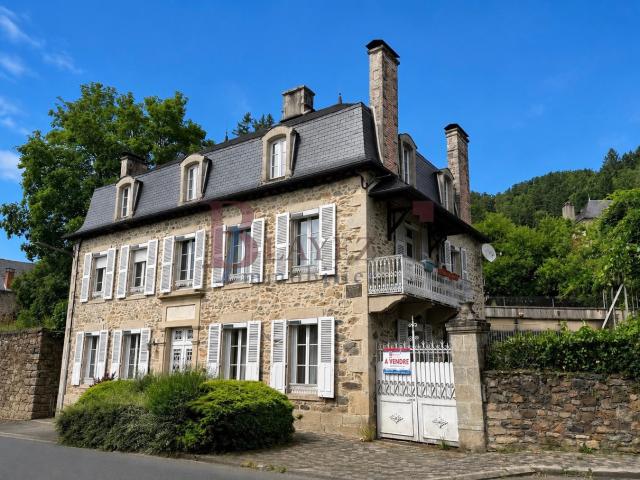 Maison 8 pièces 275 m²
