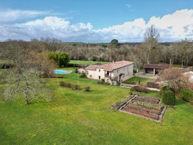 Maison 8 pièces 276 m²
