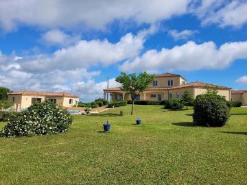 Maison 8 pièces 277 m²