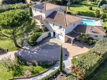Maison 8 pièces 277 m²
