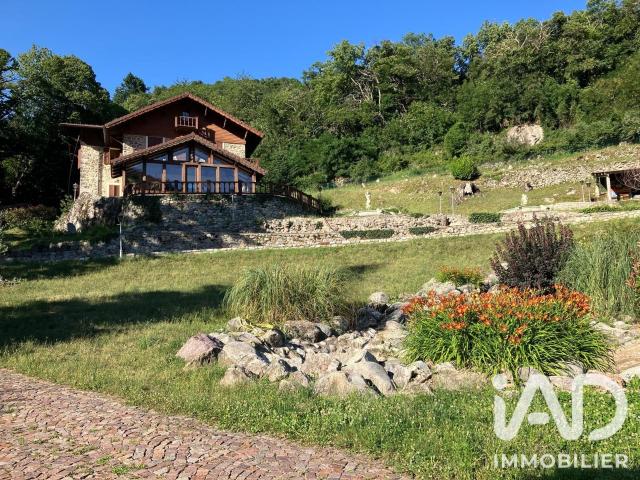 Maison 8 pièces 277 m²