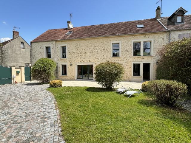 Maison 8 pièces 277 m²