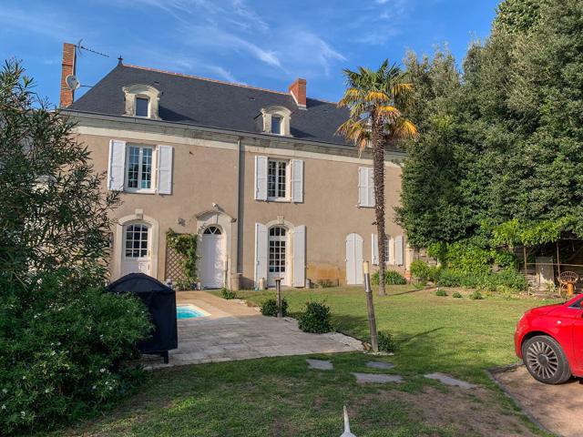 Maison 8 pièces 278 m²