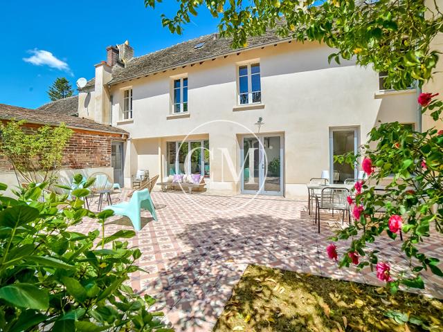 Maison 8 pièces 278 m²